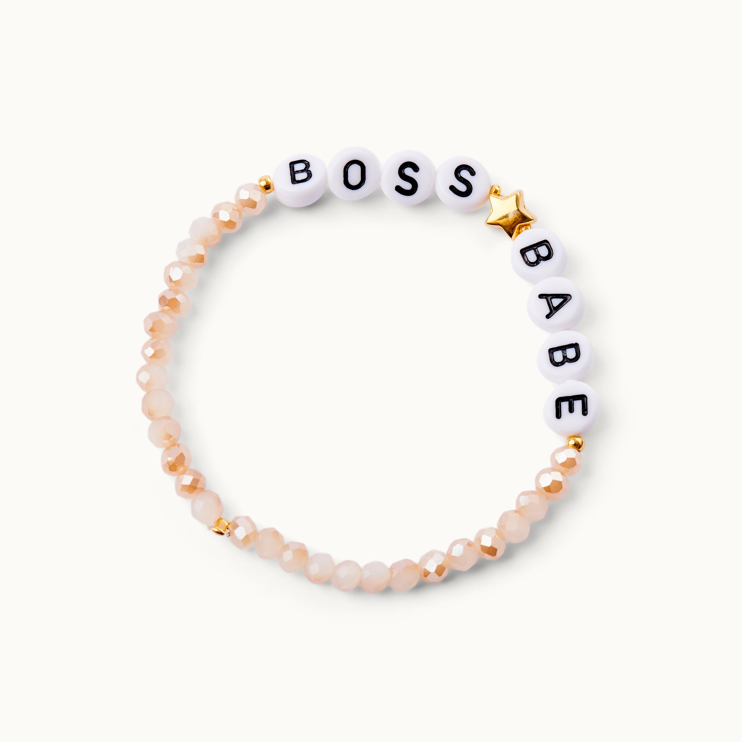 Boss ☆ Babe Glasperlenarmband in Nude-Tönen mit Acryl-Perlen und einem 18 Karat vergoldeten Stern sowie 18 Karat vergoldeten Kugeln.