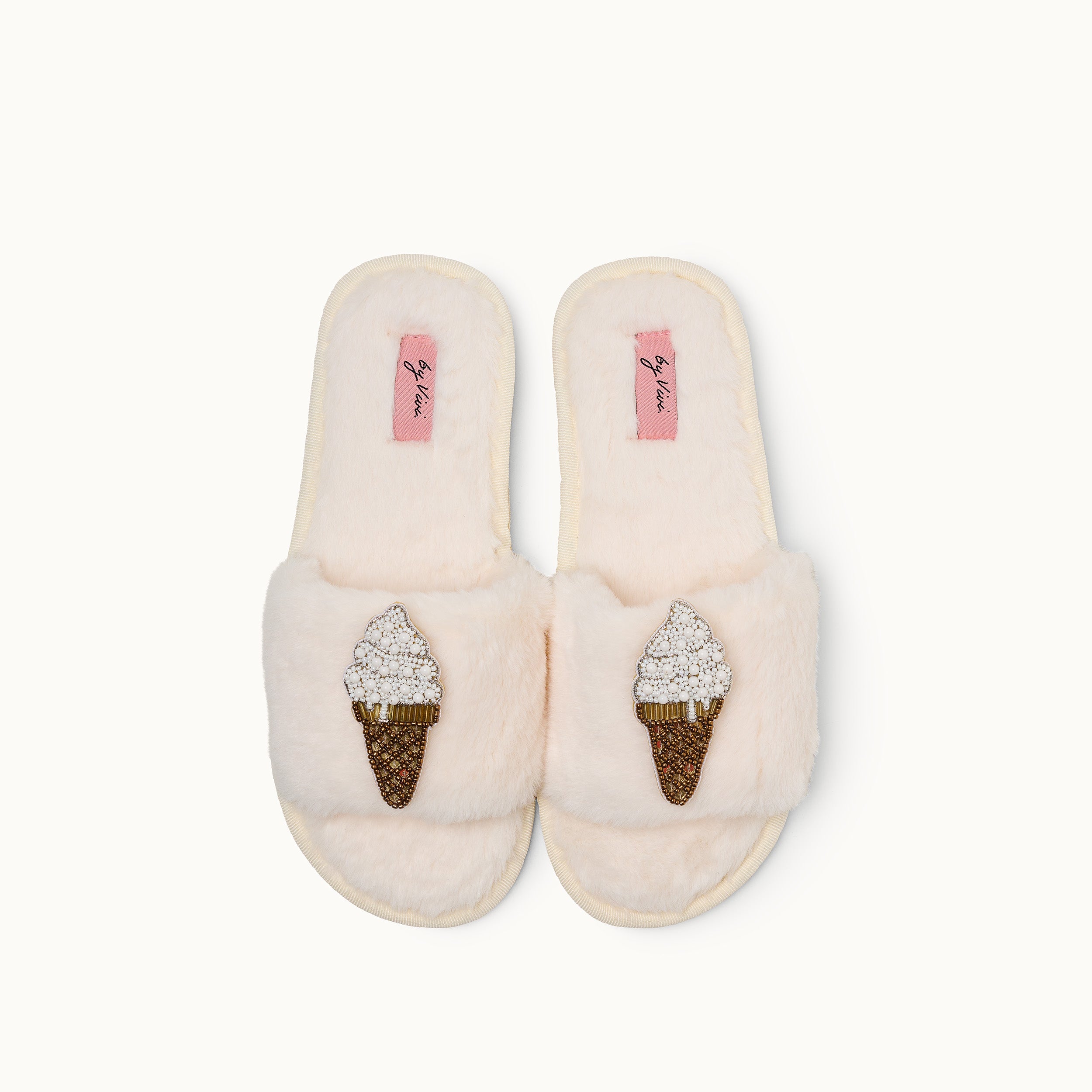 2024_11_25_by_Vivi_Slipper_weiss_Eis_15950.jpg