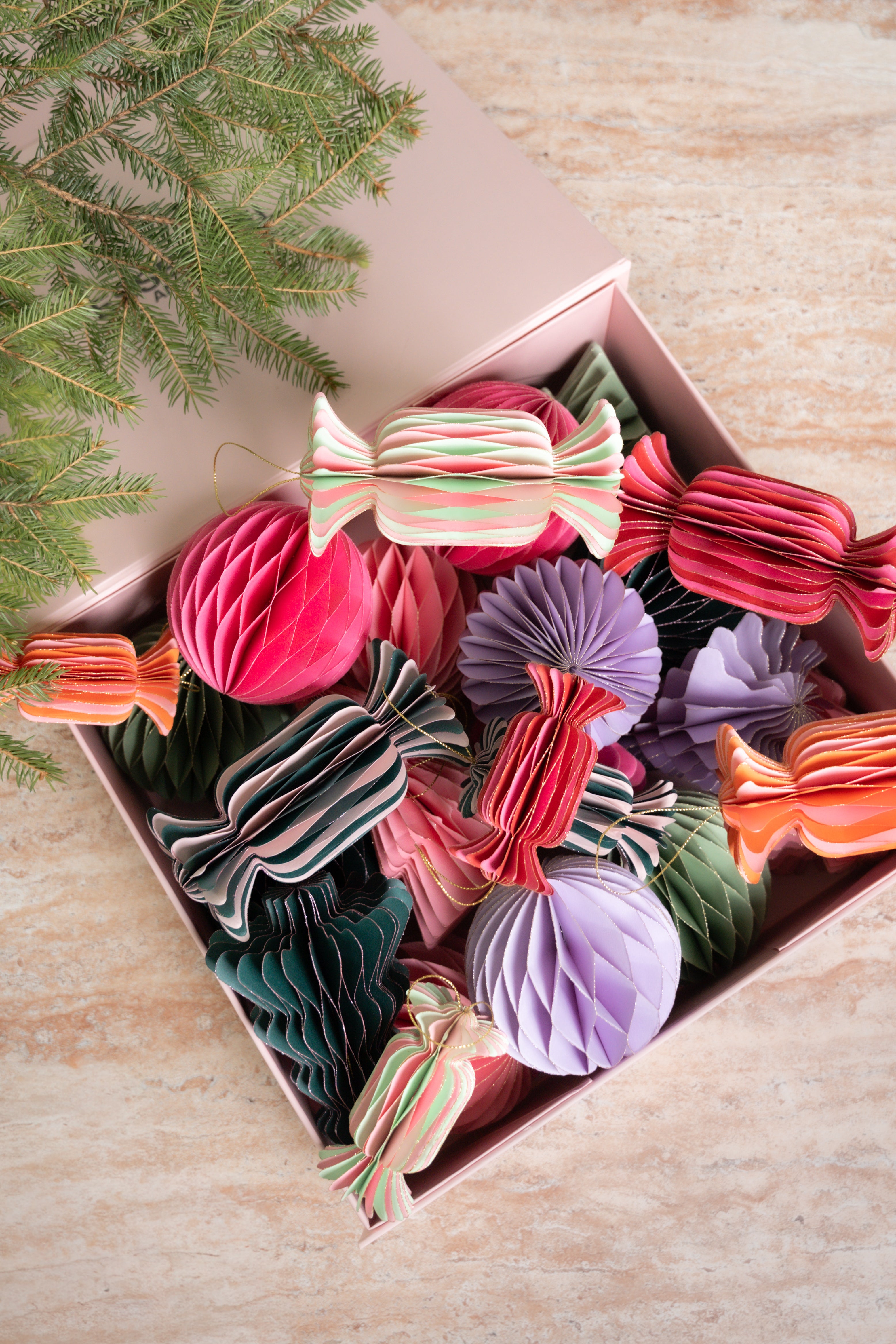 Anhänger Bonbon aus Papier Groß Rosa Mint 15cm