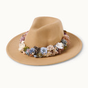 Hut mit Blumen Beige