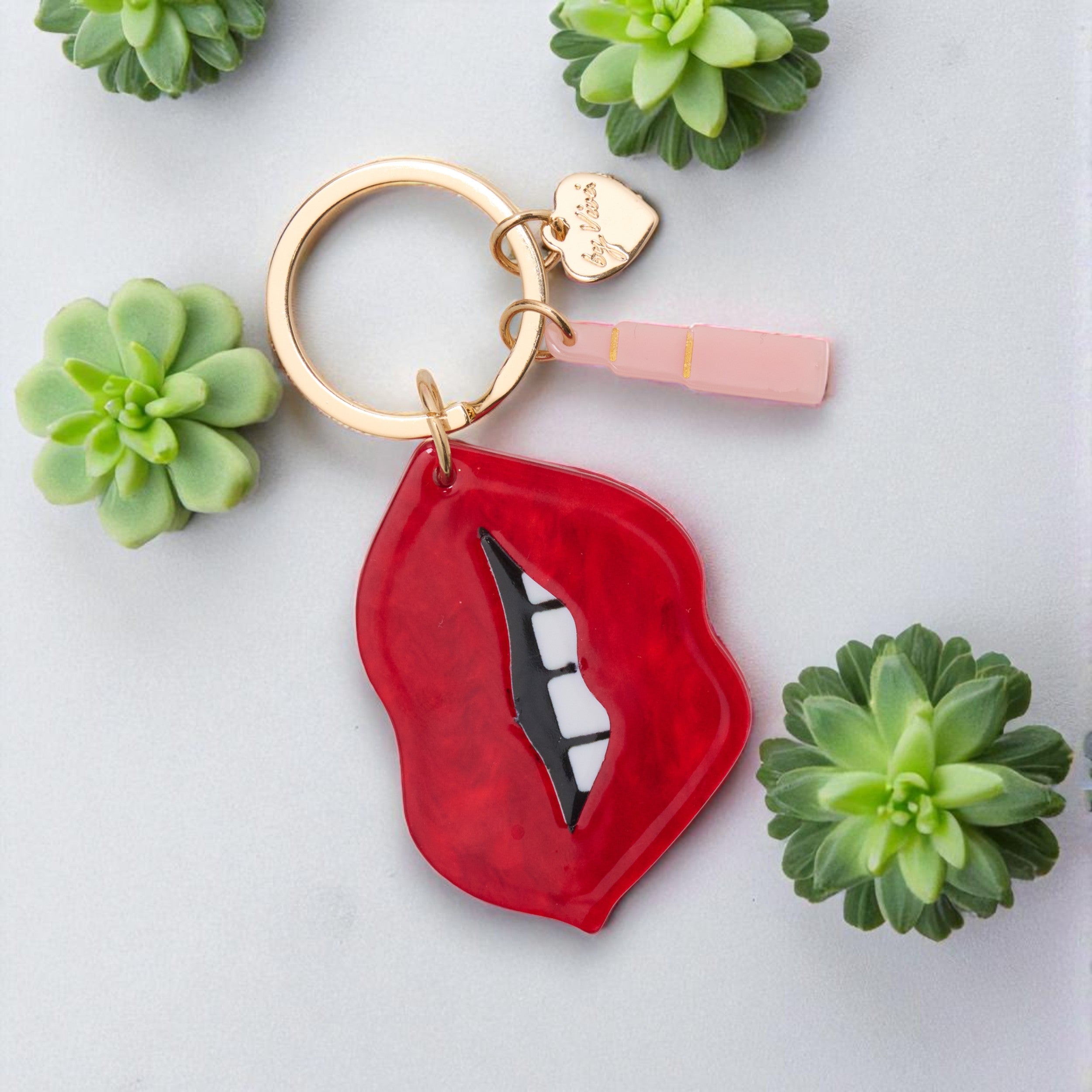 Keychain_Lip-Photoroom.jpg